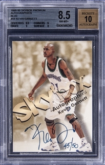 1998-99 Skybox Premium "Autographics" Blue #44 Kevin Garnett Signed Card (#45/50) - BGS NM-MT+ 8.5/BGS 10